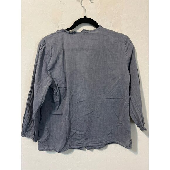 Talbot's Sz 6 Lightweight Chambray Blouse 3/4 Sleeves Ruffle Detail Button Front - Picture 4 of 7